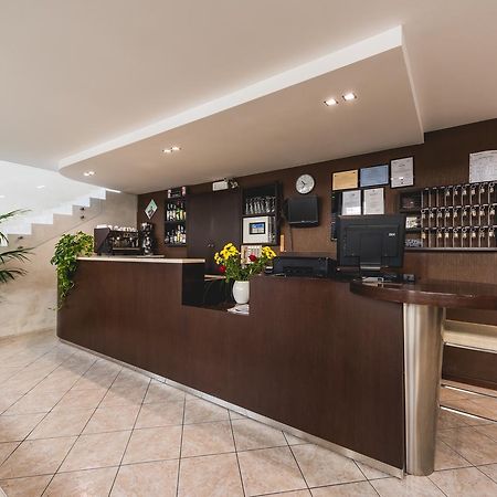 Hotel Romina Rimini Exterior foto