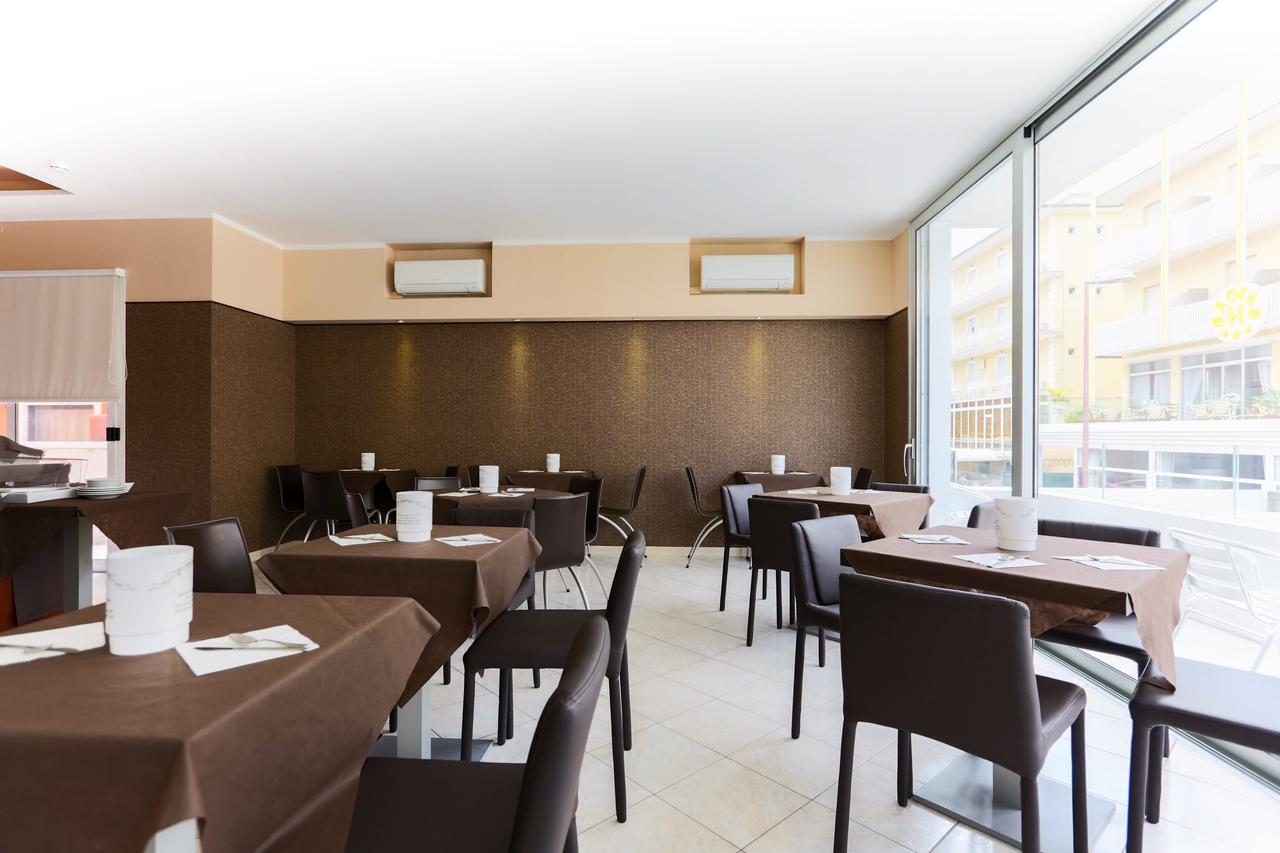 Hotel Romina Rimini Exterior foto